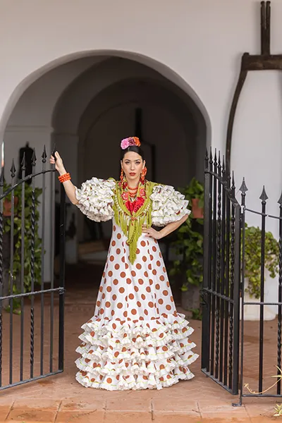 Traje Galera 2026 (Blanco lunar ocre)